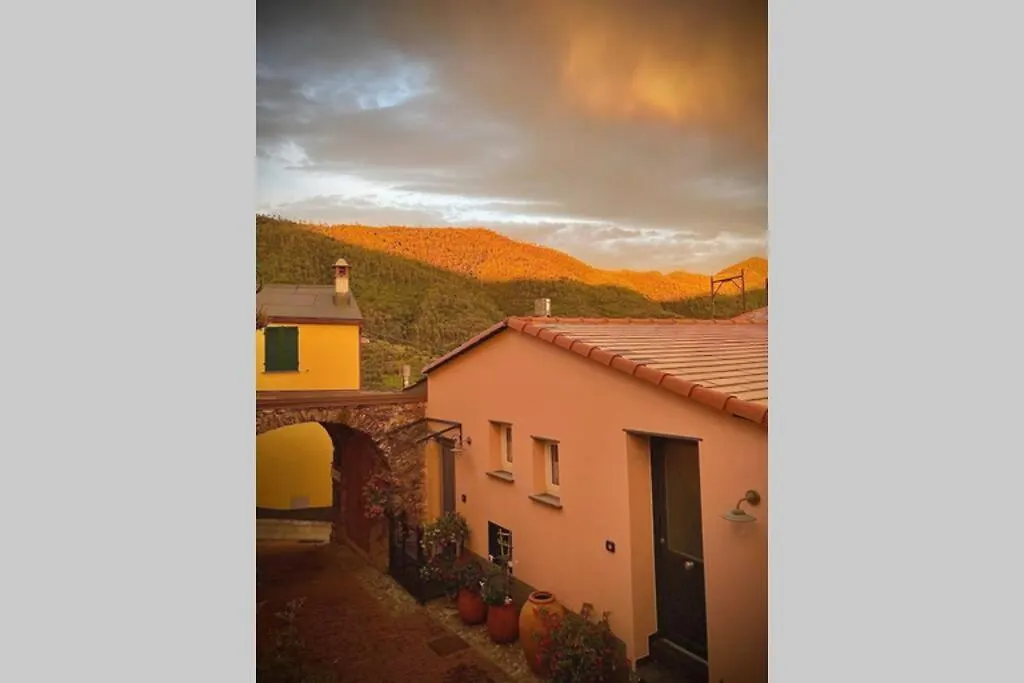 Casa Sara, Levanto, In Collina Ad Un Passo Dal Mare! Levanto